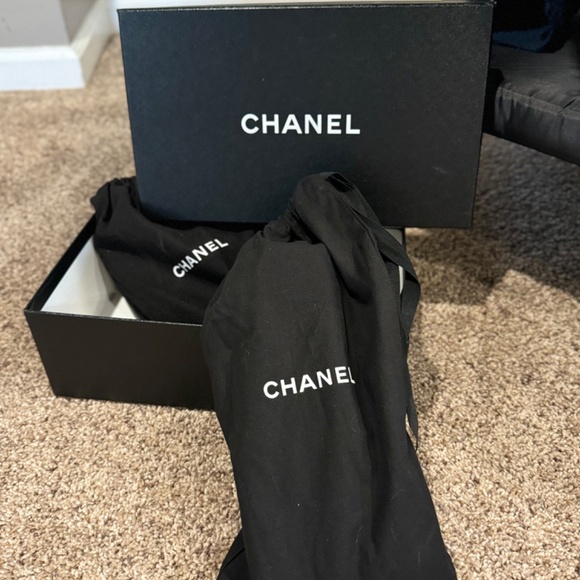 CHANEL ESPADRILLES - Picture 3 of 6